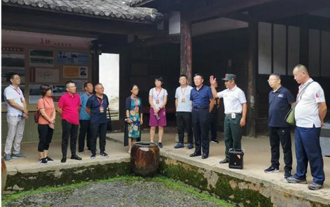 紅色旅游中的導(dǎo)游講解