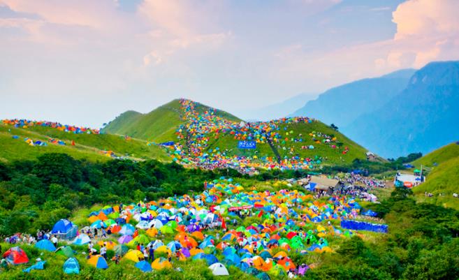 突圍的武功山帳篷節(jié)：戶外旅游的百億生意經(jīng)