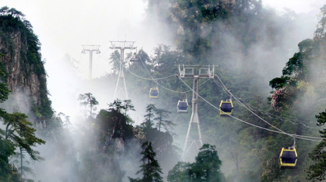 井岡山<a href=/tour/route1/7.html target=_blank class=infotextkey>杜鵑山</a>索道